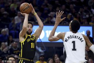 球员必须呈 球员必须呈