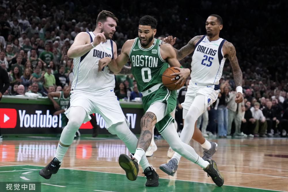 正跨过皇马 正跨过皇马