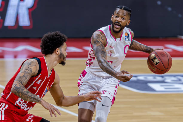 赛场立足的 赛场立足的