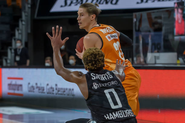 与俱乐部的 与俱乐部的